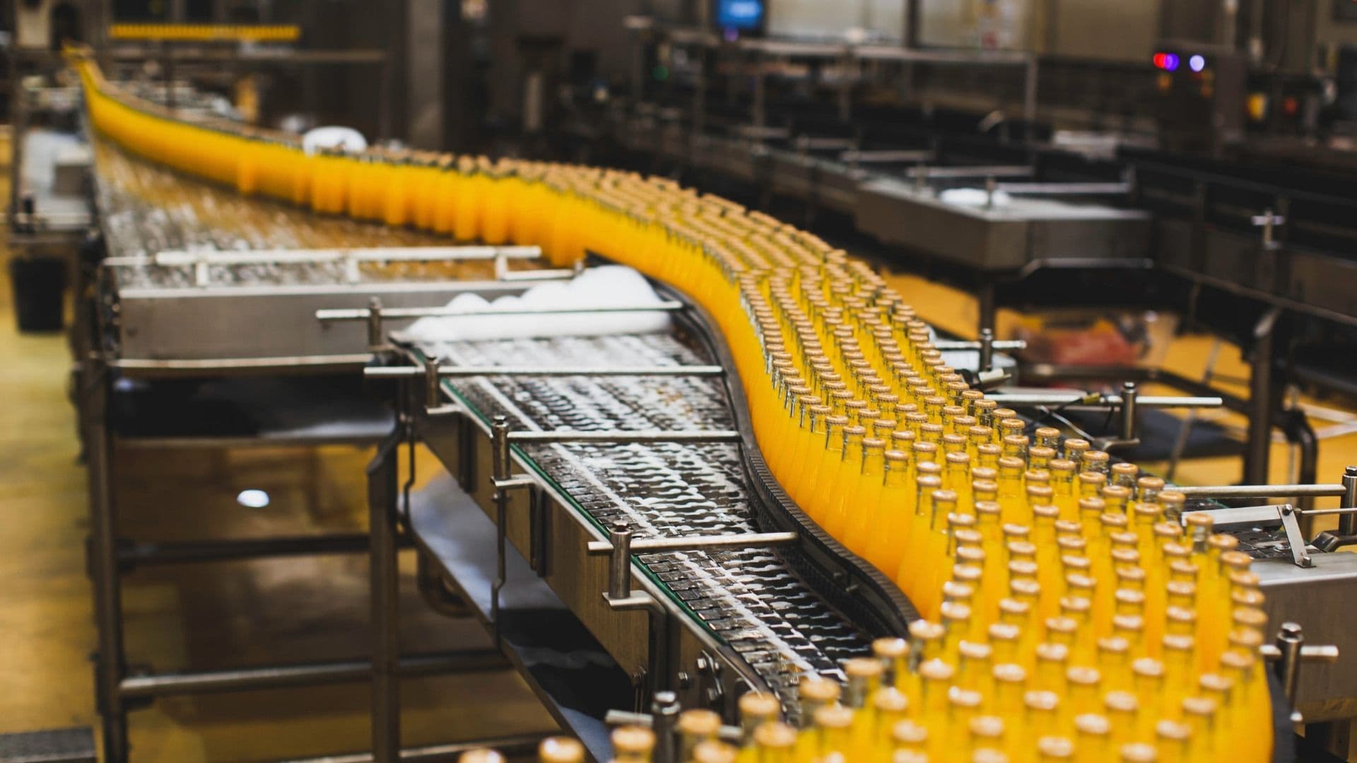 technology implemented in this bottling line for the beverage industry